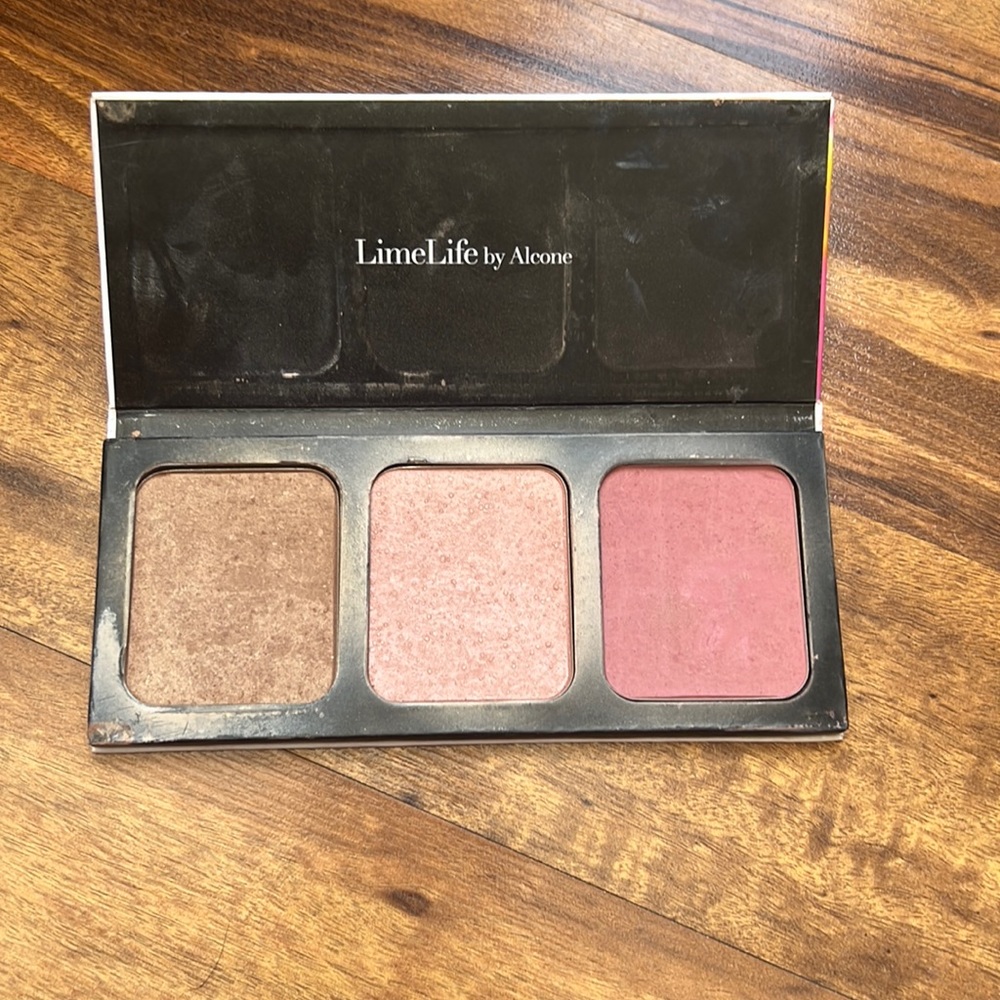 Limelife 3 well Blush/ Bronzer pallet